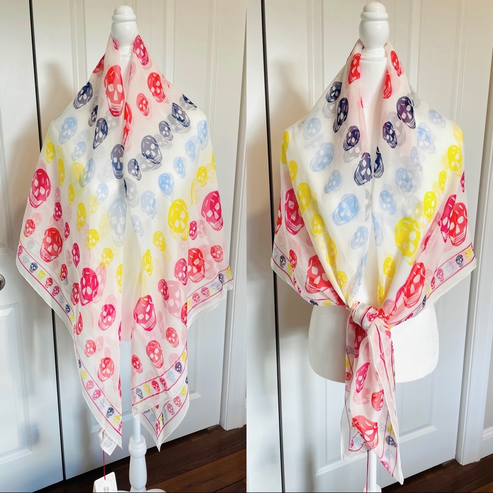 NWT Alexander McQueen multicolor skull silk square scarf shawl